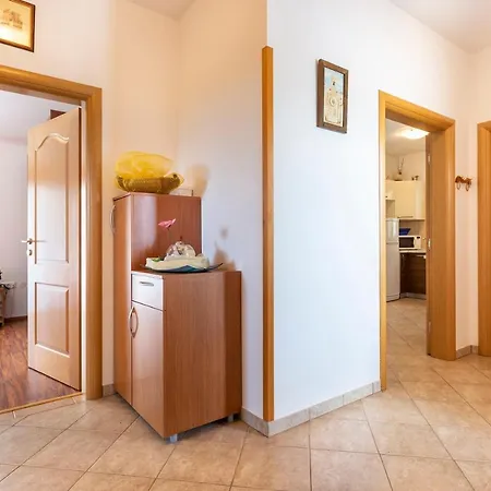 Villa Mirela With A Comfortable Garden And Pool