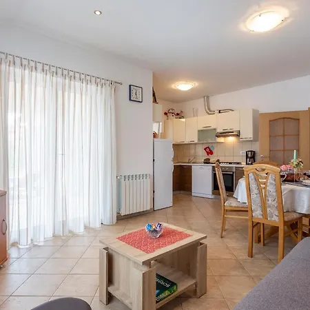 Mirela With A Comfortable Garden And Pool Vila