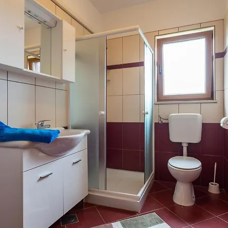 Mirela With A Comfortable Garden And Pool * Grandici