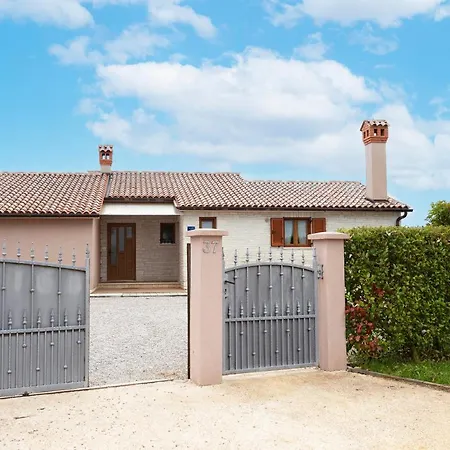 Mirela With A Comfortable Garden And Pool