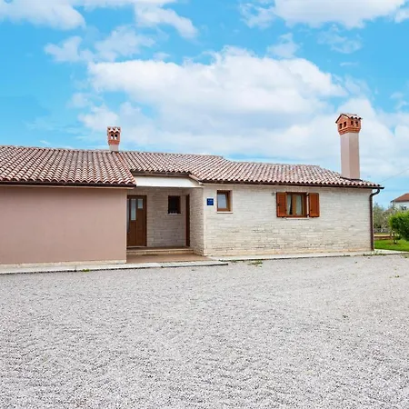 빌라 Mirela With A Comfortable Garden And Pool *