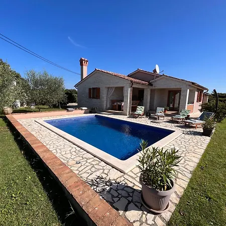 Mirela With A Comfortable Garden And Pool