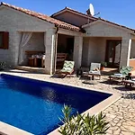 Mirela With A Comfortable Garden And Pool Villa *