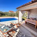 Villa Mirela With A Comfortable Garden And Pool Grandići