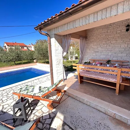 Mirela With A Comfortable Garden And Pool Villa Grandici